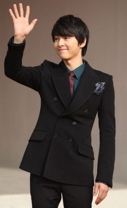 7 Selebriti Pria Korea Ungkap Resep Perawatan Agar Kulit Halus