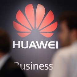 Digerebek, 12 Pekerja Asing Huawei Tak Bisa Tunjukkan Paspor