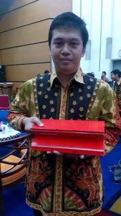 Jonan Kepincut Kontainer Lipat Karya Mahasiswa ITS