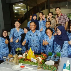 Puluhan Tumpeng Ramaikan Perayaan Hari Korpri di Kantor Saleh Husin