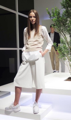 Foto: Kolaborasi Seni & Mode Dalam Instalasi Musim Semi 2016 Uniqlo di Tokyo