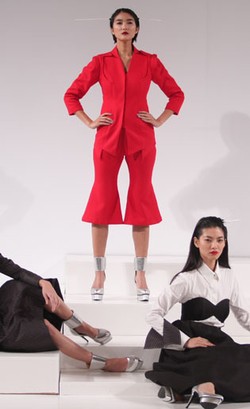 Desainer Tri Handoko Menggali Emosi Manusia Melalui Koleksi Mind Game