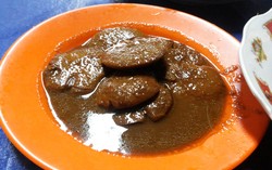 Ingin Makan Semur Jengkol Enak? Mampirlah ke Tempat Ini!