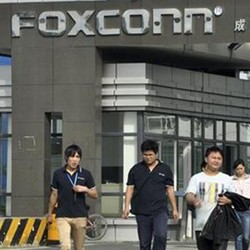 Menperin Masih Pdkt dengan Foxconn