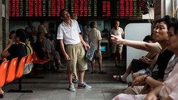 Bursa China Anjlok, Para Manula di Jepang Kehilangan Rp 832 Triliun