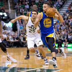 Warriors Atasi Jazz Lewat Partai Sengit, Poles Start Jadi 19-0