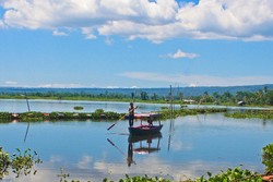 Dayung Sampan ke Tepian