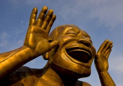 Kisah Patung Tertawa di Kanada
