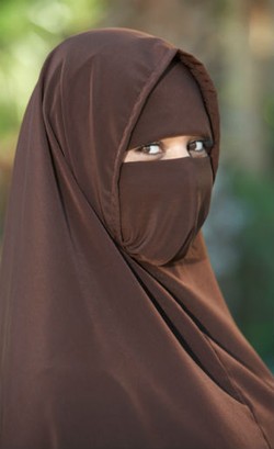 Coba Bercadar Selama 1 Hari, Ini yang Terjadi Pada Hijabers Inggris