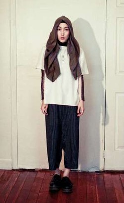 Uniqlo Akan Kembali Berkolaborasi dengan Blogger Hijab Hana Tajima di 2016