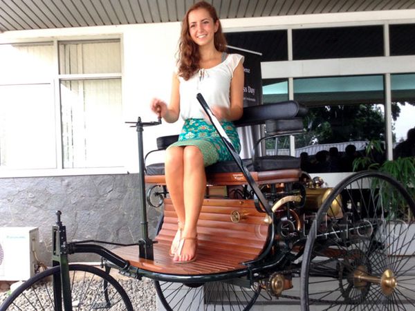 Pengendara Mobil Pertama di Dunia?Wanita!