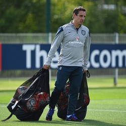 Gary Neville Ditunjuk Jadi Pelatih Valencia