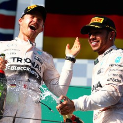 Selama Masih di F1 Hamilton Anggap Rosberg sebagai Rival, Bukan Teman