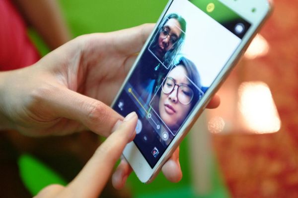 Lenovo Vibe S1 untuk Penggila Selfie