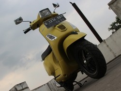 Sensasi Stylish Retro Saat Menjajal Si Mungil Vespa S 125