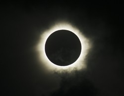 Yang Tak Boleh Ketinggalan Tahun 2016: Gerhana Matahari Total di Poso