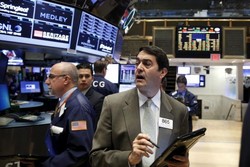 Wall Street Ditutup Negatif Terimbas Turunnya Harga Minyak