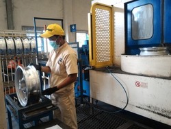 Mengintip Produksi Pelek Chemco dan Rem Nissin