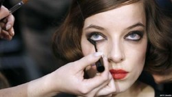 100 Women 2015: Apakah Riasan Merupakan Masalah Feminisme?