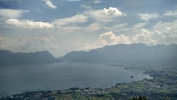 Ini Tempat Terbaik Melihat Indahnya Danau Maninjau