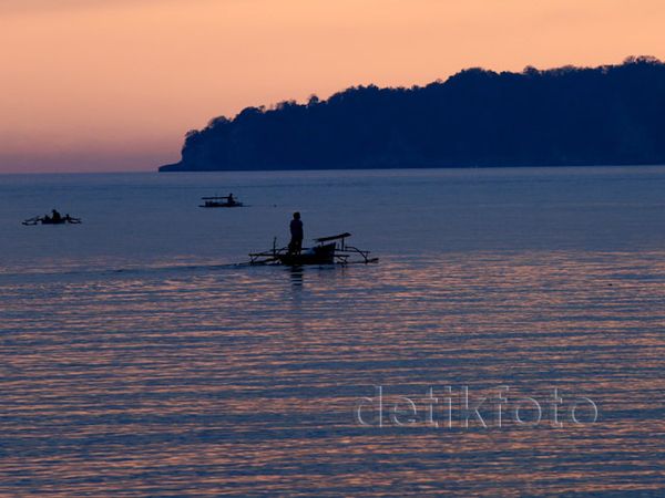 Menikmati Keindahan Pantai Lakban Minahasa