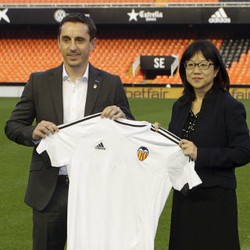 Canizares ke Gary Neville: Melatih Tak Semudah Jadi Analis Sepakbola