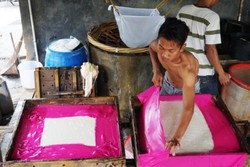 Akhir Pekan Seru di Kampung Sentra Pengrajin Tahu