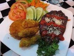 Sukun, Singkong dan Ubipun Jadi Pendamping Steak yang Enak