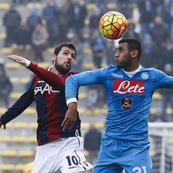 Napoli Tumbang di Kandang Bologna
