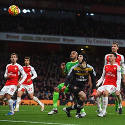 Arsenal sedang Gemar Cetak Gol Bunuh Diri