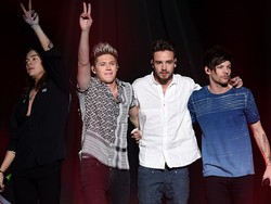 Mendengarkan Lagu Rahasia One Direction