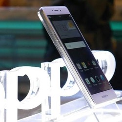 Ponsel Stylish Oppo R7s Rilis di Indonesia
