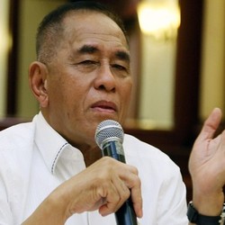 Menhan Tinjau Pembuat Anti Sadap di Bandung