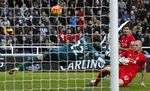 Newcastle Tundukkan Liverpool 2-0