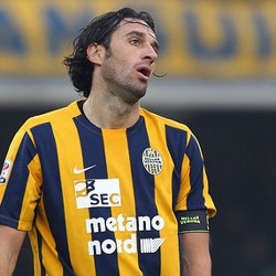 Luca Toni Pensiun di Akhir Musim