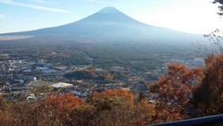 Kecantikan Jepang 2 in 1 di Danau Kawaguchi