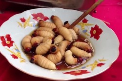 Sup Larva & Puding Darah, Kuliner Ekstrim dari Vietnam