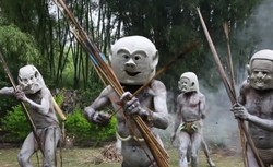 Mungkin, Ini Suku Paling Menyeramkan di Dunia