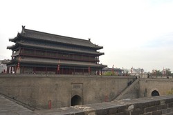 Selain di Beijing, China Juga Punya Tembok Besar di Xian