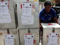 KPUD Depok Distribusikan Logistik Pilkada