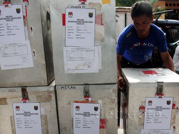 KPUD Depok Distribusikan Logistik Pilkada