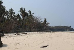 Pantai Ini Punya Pasir Selembut Tepung Terigu