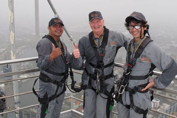Memacu Adrenalin di SkyPoint Climb Gold Coast