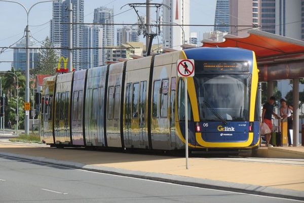 Asyiknya Naik Trem di Gold Coast, Australia