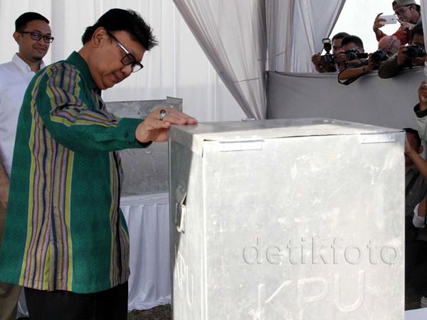 Mendagri Pantau TPS Airin di Tangsel