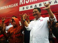 PDIP Rayakan Kemenangan Risma-Whisnu