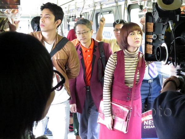 Mengintip Syuting 'My Stupid Boss' di LRT Kuala Lumpur