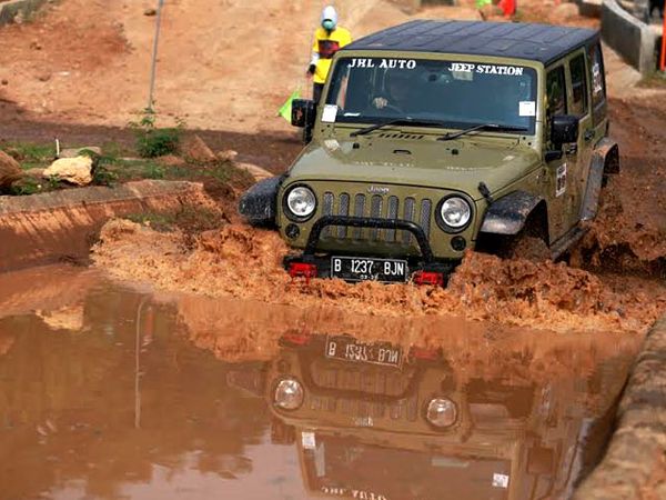 Garansindo Ajak Konsumen Uji Ketangguhan Jeep