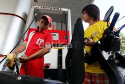 Harga Bensin Premium Bisa Turun Pada Februari 2016