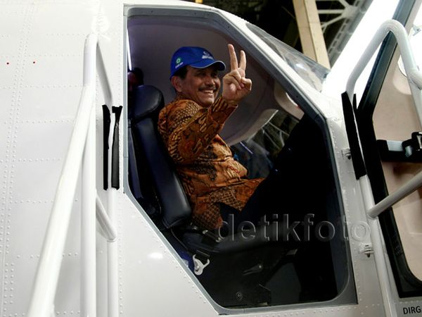 Luhut Perkenalkan Pesawat N219 ke Publik
